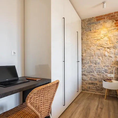 Lucio Apartment *
