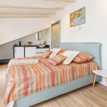 Lucio Apartment *